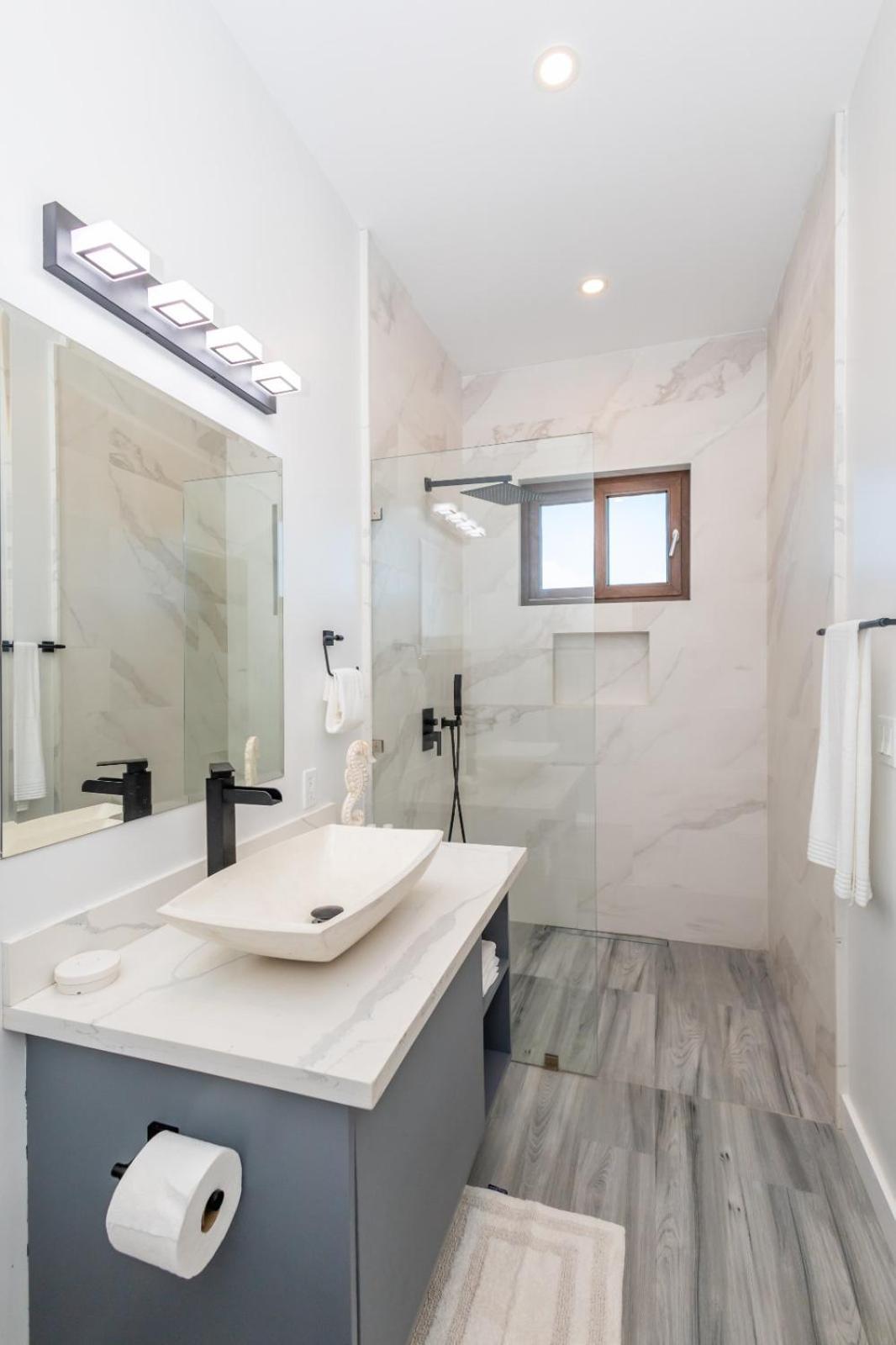 Acqua Di Mare Resort West Bay Εξωτερικό φωτογραφία